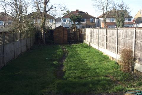 5 bedroom semi-detached house to rent, Stanmore, HA7