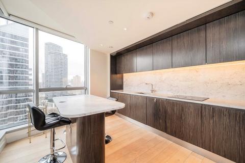 3 bedroom flat to rent, Biscayne Avenue, London E14