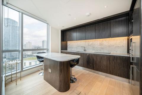 3 bedroom flat to rent, Biscayne Avenue, London E14