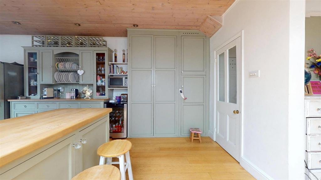 Kitchen/Breakfast Area