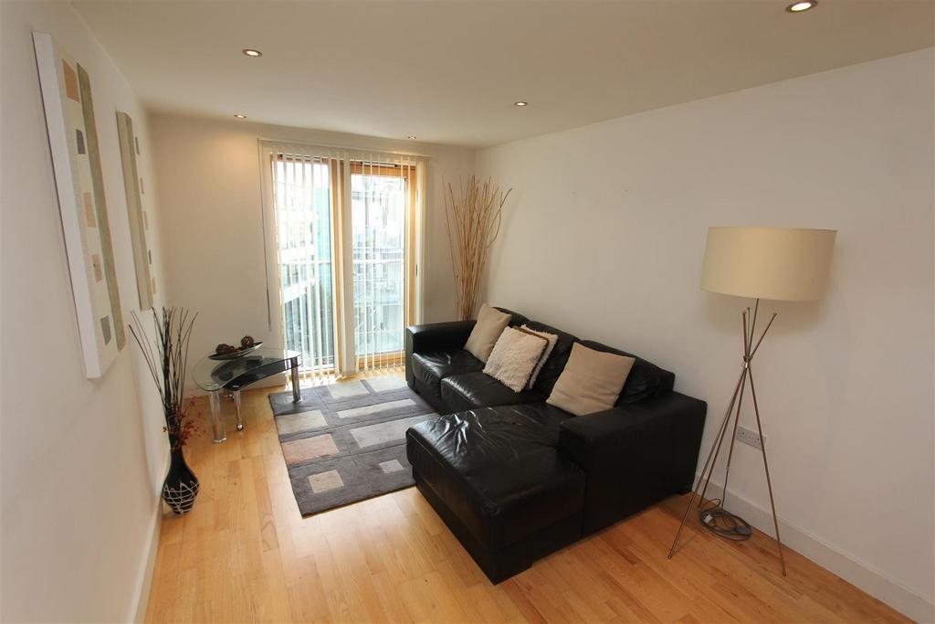 Livingroom.JPG