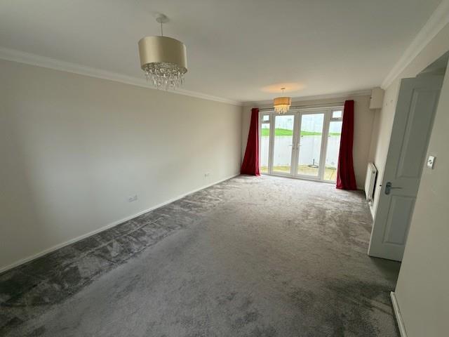 46 Dean Close 5.jpg