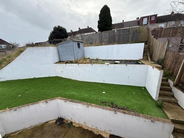 46 Dean Close 14.jpg