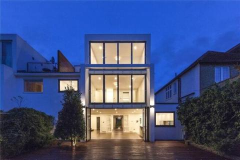 5 bedroom house for sale, Alverstone Road, London NW2