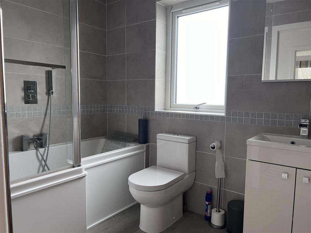 Bathroom.JPG