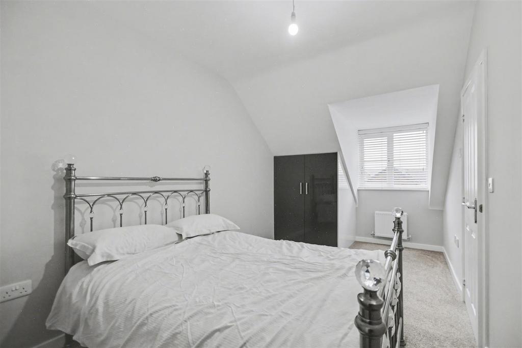 Bedroom 1 1.jpeg