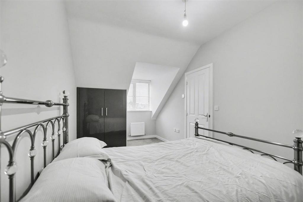 Bedroom 1 2.jpeg