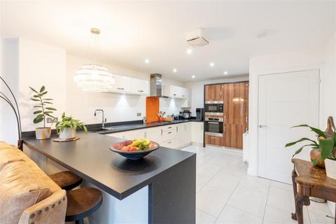 3 bedroom semi-detached house for sale, Park View Avenue, Gateshead
