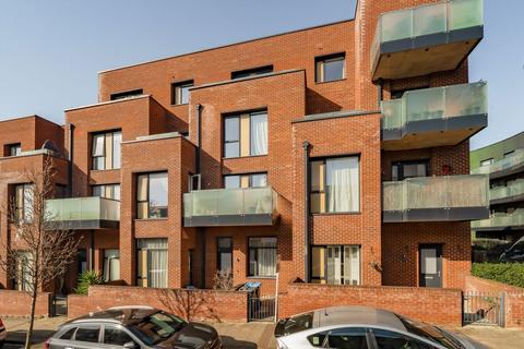1 bedroom flat for sale, Emerald Road, London NW10