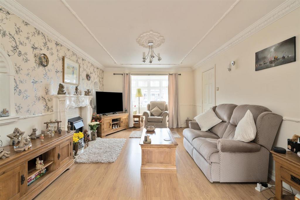 11 Fullbrook Close 1.jpg