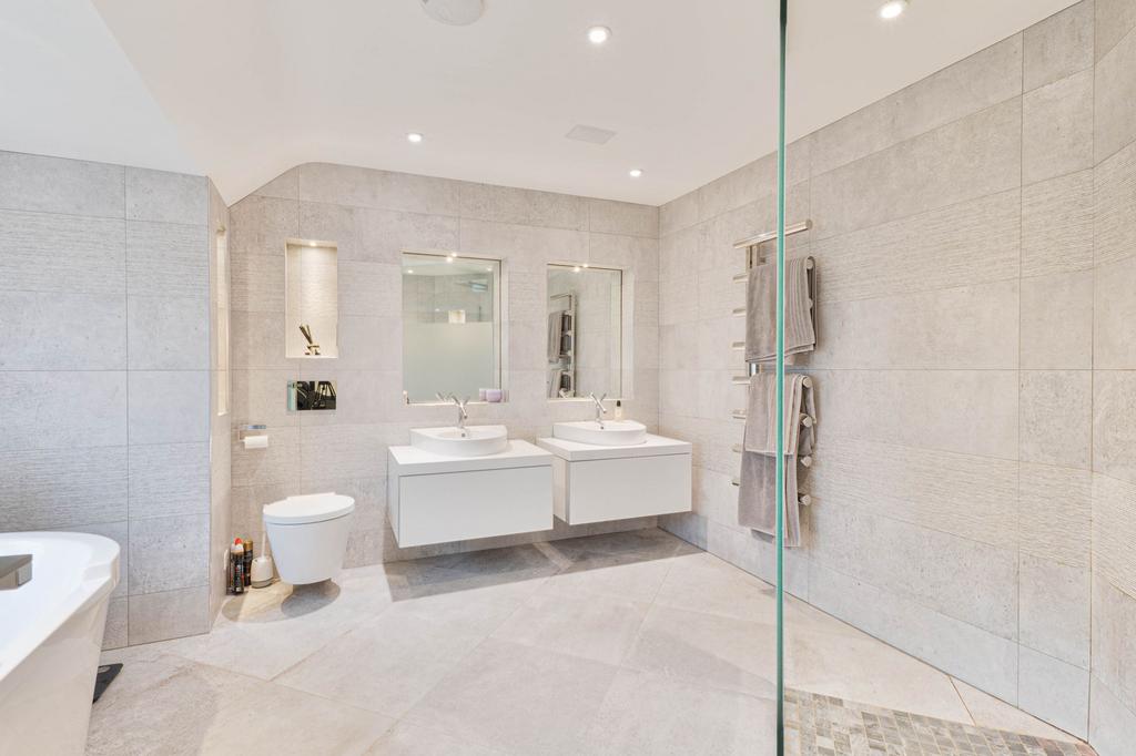 En-suite Bathroom