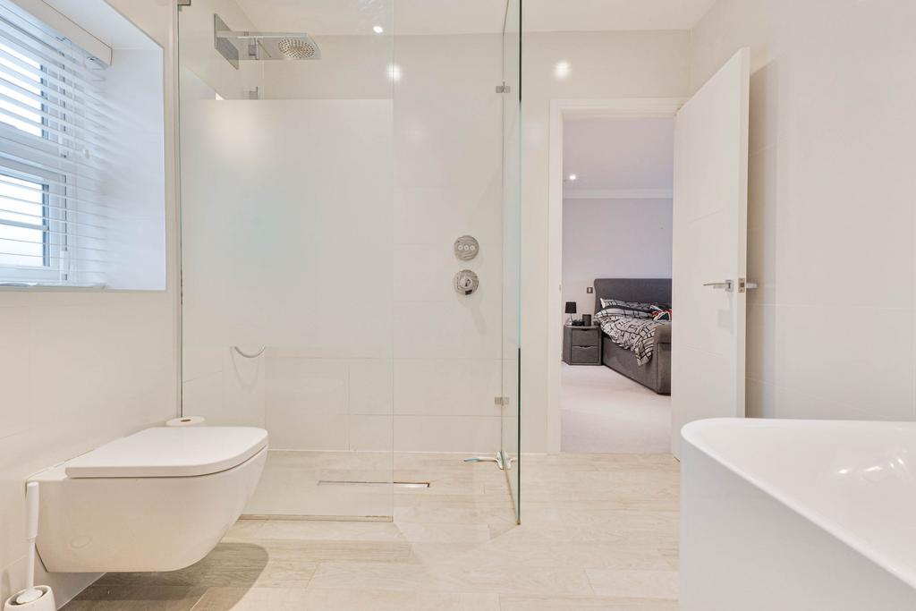 En-suite Bathroom