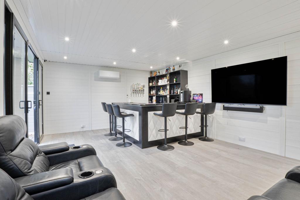 Garden Room/Bar
