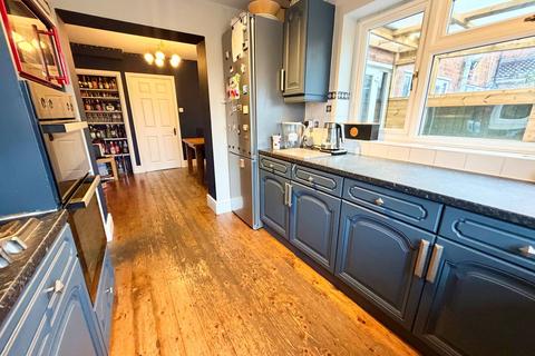 3 bedroom semi-detached house for sale, Amblecote Road, Brierley Hill DY5