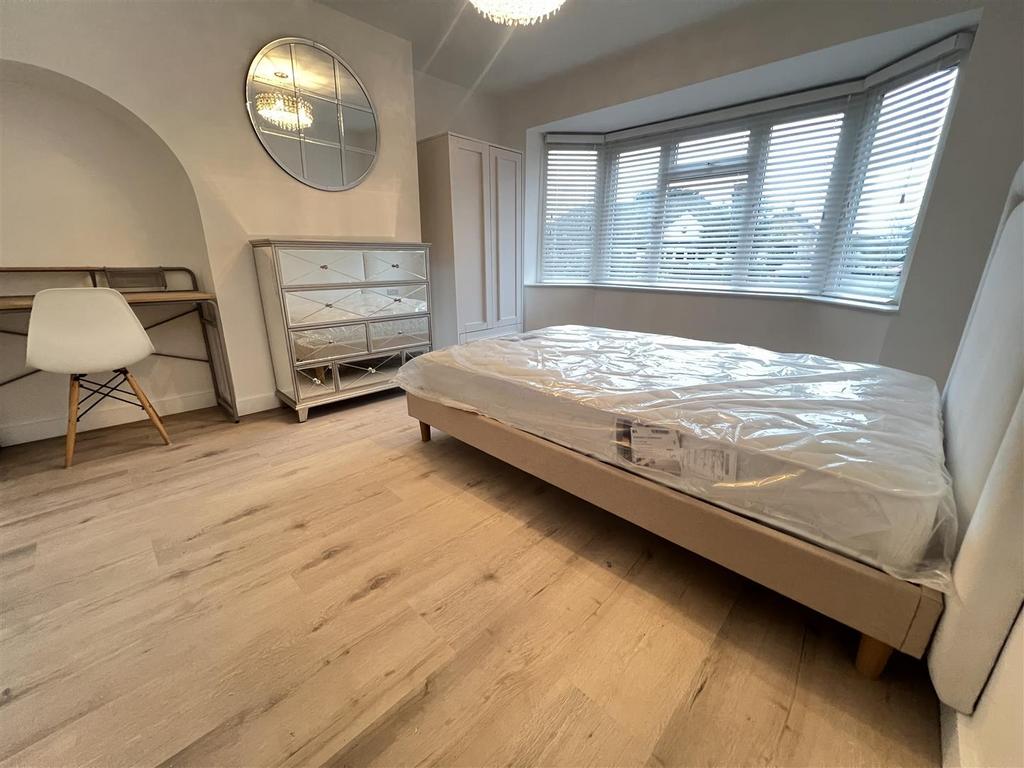 BED1.jpg