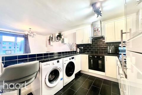 undefined, Turners Hill, Waltham Cross