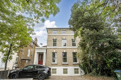 3 bedroom apartment for sale, Shooters Hill Road, London
