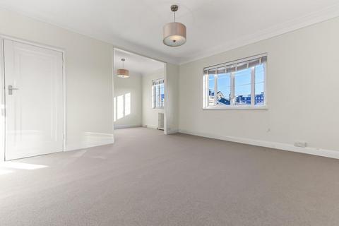 3 bedroom flat for sale, Watchfield Court, London, W4