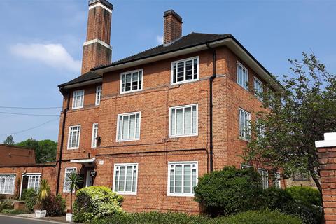 3 bedroom flat for sale, Watchfield Court, London, W4
