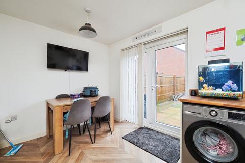 3 bedroom terraced house for sale, Lovesey Avenue, Hucknall, Nottingham, Nottinghamshire, NG15