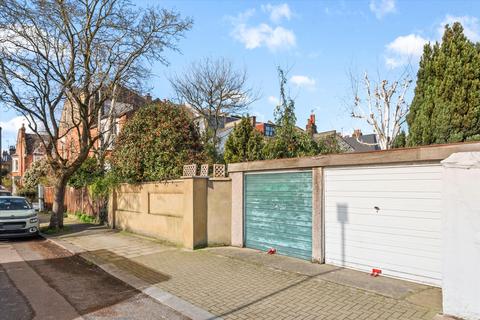 4 bedroom semi-detached house for sale, Airedale Avenue, London W4