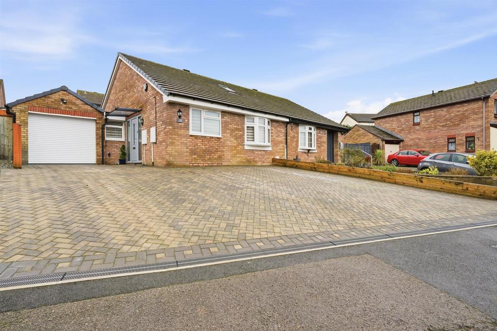 65 Chester Close-1.jpg