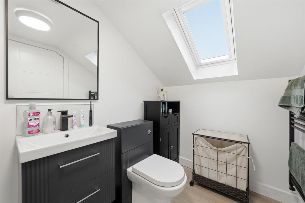 65 Chester Close-20.jpg