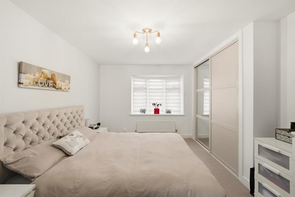 65 Chester Close-22.jpg