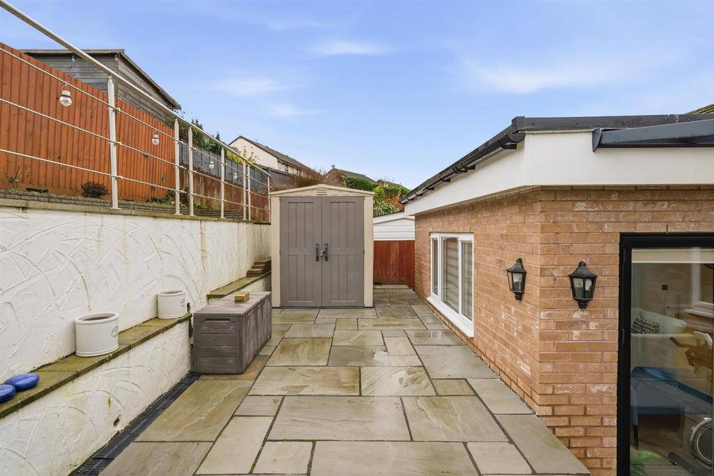 65 Chester Close-30.jpg