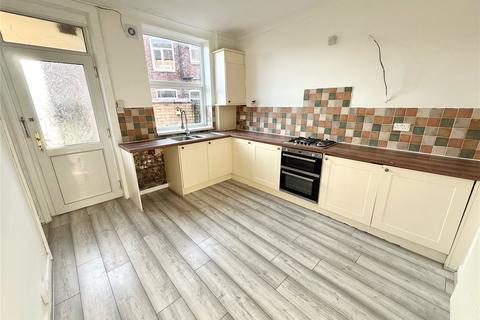 2 bedroom terraced house to rent, Green Street, Middleton, Manchester, Greater Manchester, M24