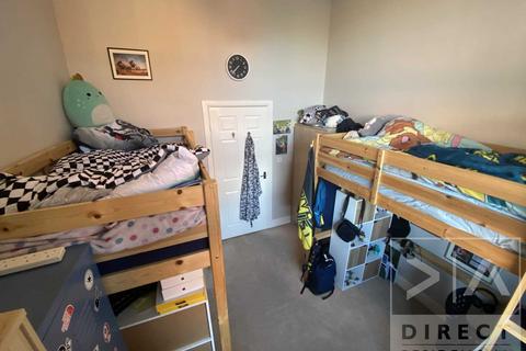 2 bedroom flat to rent, Queen Alexandra Way, Epsom KT19