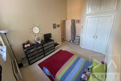 2 bedroom flat to rent, Queen Alexandra Way, Epsom KT19
