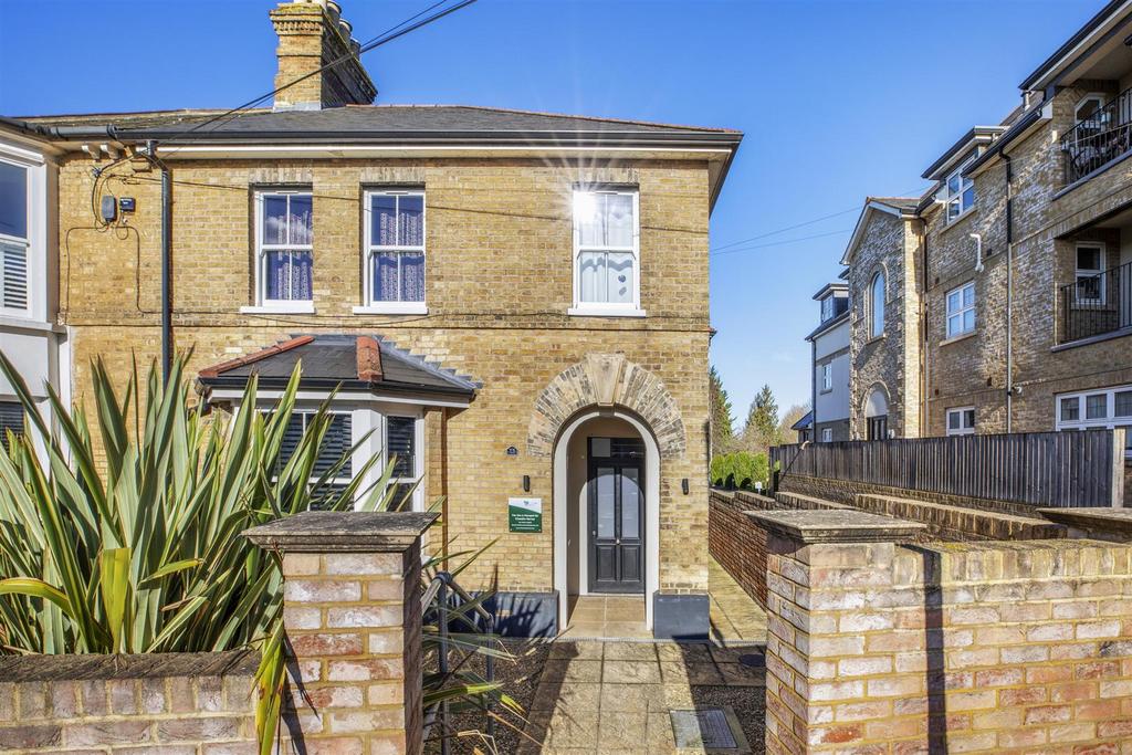 Flat 5, 13 Priory Rd, HP13 6 SL-10.jpg