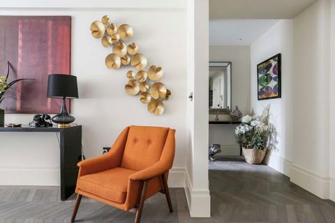 1 bedroom flat for sale, South Audley Street, London W1K