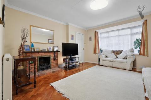 undefined, Wimborne Close, Buckhurst Hill IG9