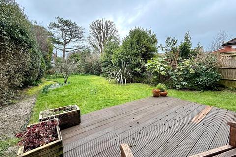 2 bedroom apartment for sale, Grassington Road, Lower Meads, Eastbourne, East Sussex, BN20