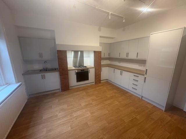Kitchen1.jpg