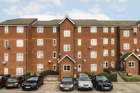 2 bedroom flat to rent, Harlinger Street, London, SE18