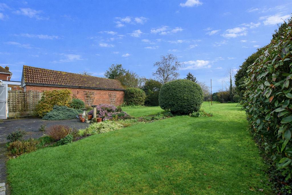 Rear Garden..jpg
