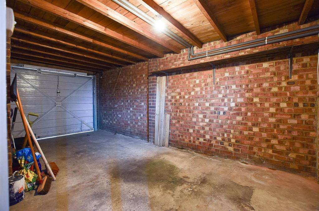 Garage.jpg