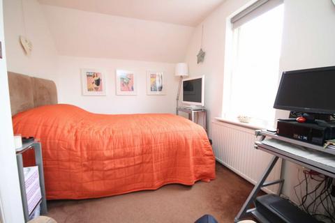 1 bedroom flat to rent, Amyand Park Road, Twickenham TW1
