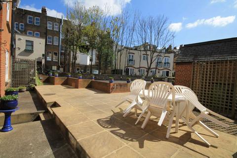 1 bedroom flat to rent, Amyand Park Road, Twickenham TW1