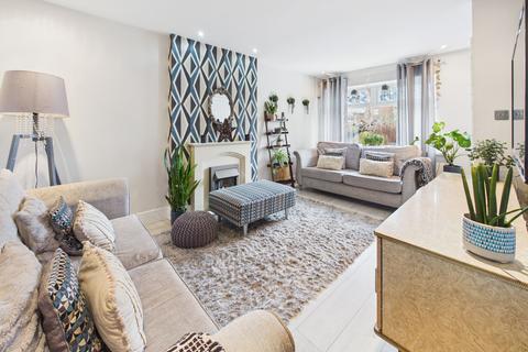 4 bedroom semi-detached house for sale, Winchester Avenue, Manchester M29