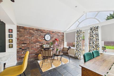 4 bedroom semi-detached house for sale, Winchester Avenue, Manchester M29
