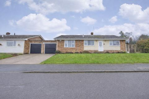 2 bedroom bungalow for sale, St. Andrews Gardens, Shepherdswell, Dover, Kent, CT15