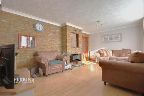 undefined, Greenford, UB6