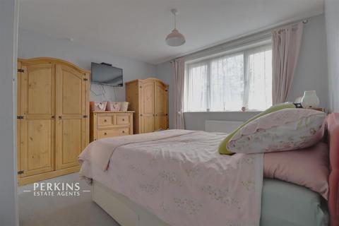 undefined, Greenford, UB6