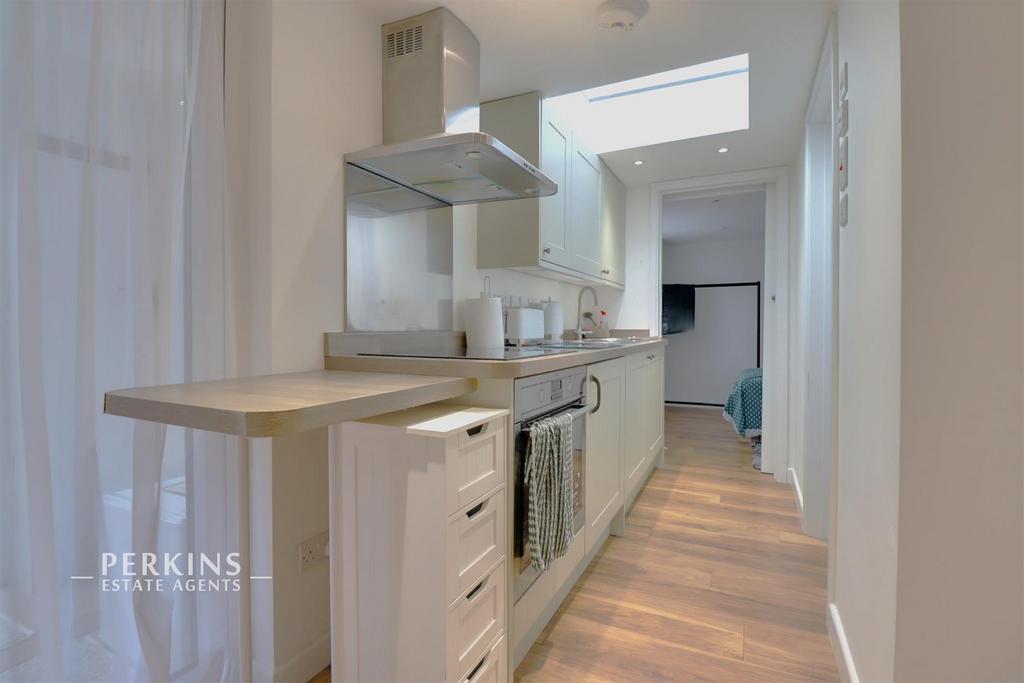 KITCHEN..jpg
