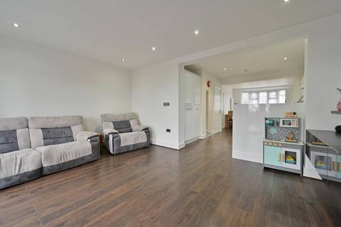 3 bedroom semi-detached house for sale, Somers Way, Bushey, WD23