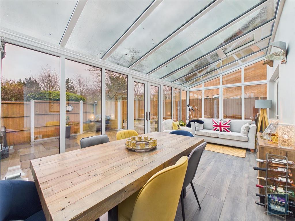 Sunroom / Dining Room